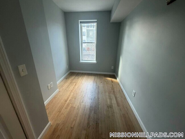 Foto del edificio - 1429 Tremont St