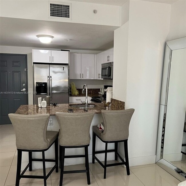Foto del edificio - 2300 NW 7th St
