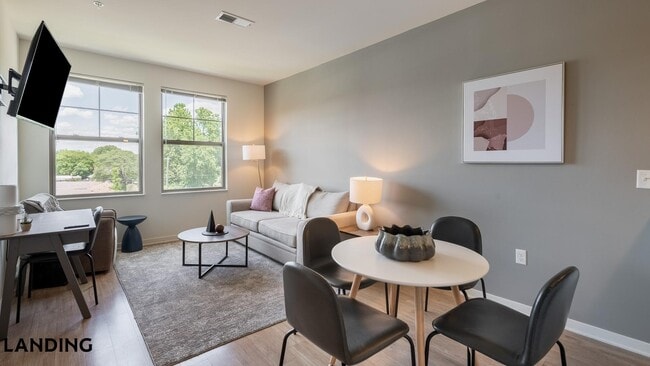 Building Photo - 2017 Brook Rd