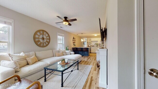 Foto del edificio - 3041 Country Club Dr