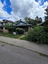 Building Photo - 33 N Bradley Ave