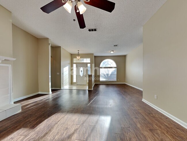 Building Photo - 8625 Fieldstone Drive