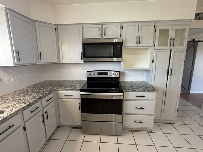 Building Photo - 7201 Armistad Ave