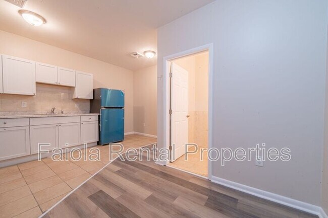 Foto del edificio - 112 N High St