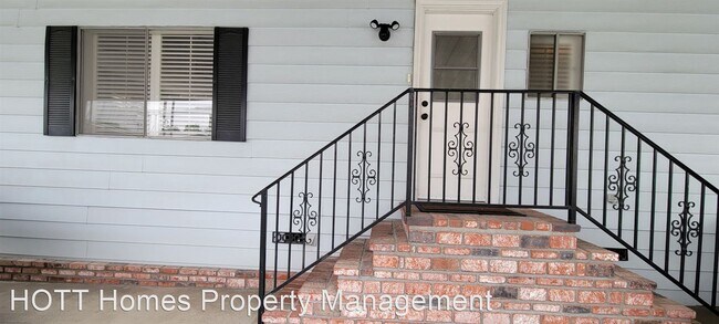Building Photo - 1 br, 1 bath House - ADU in 55+ community....