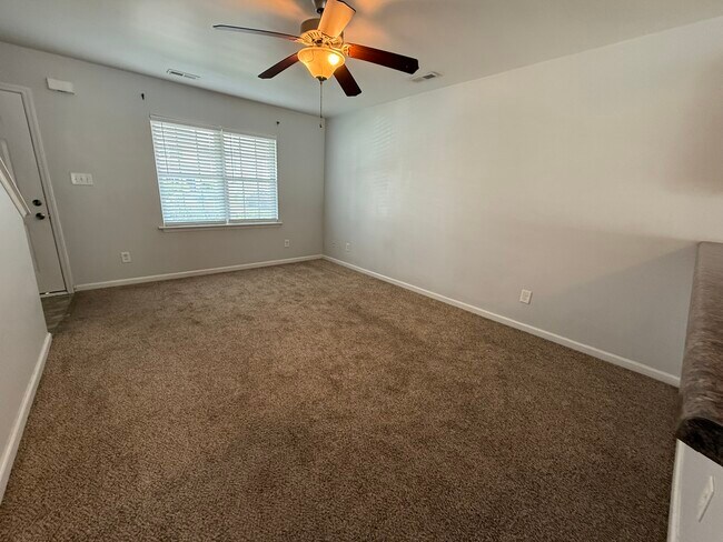 Building Photo - 8008 Banister Loop