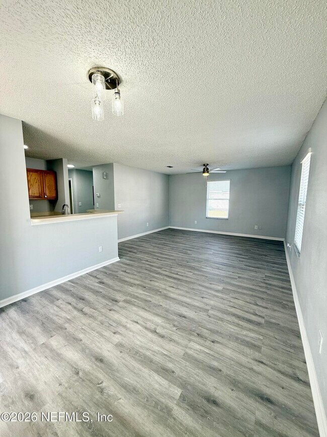 Foto del edificio - 3674 Honeydew Ln