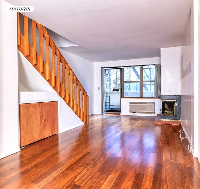 Building Photo - 230 E 52nd St