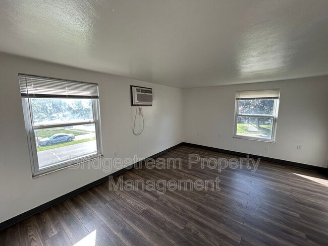 Foto del edificio - 147 Oak St