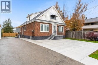 Building Photo - 2 Wardrope Ave