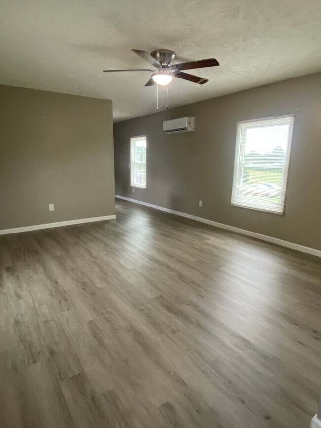 2 Bedroom 2 Bath Mobile Home in Rogersville House Rental in