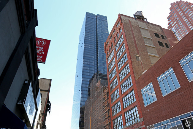 Exterior - One East River Place