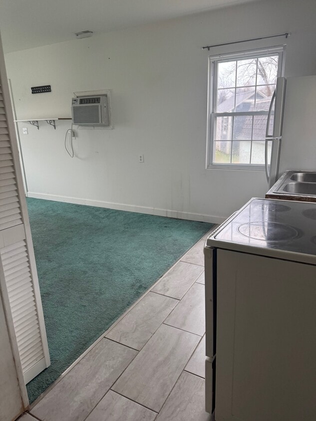 Building Photo - 920 Sycamore St