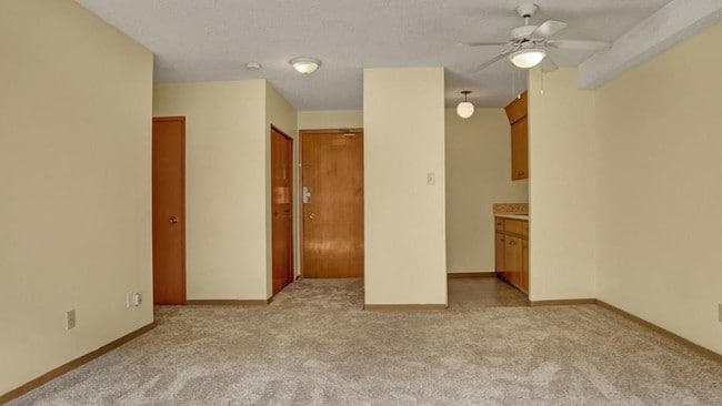 Interior Photo - Alderview