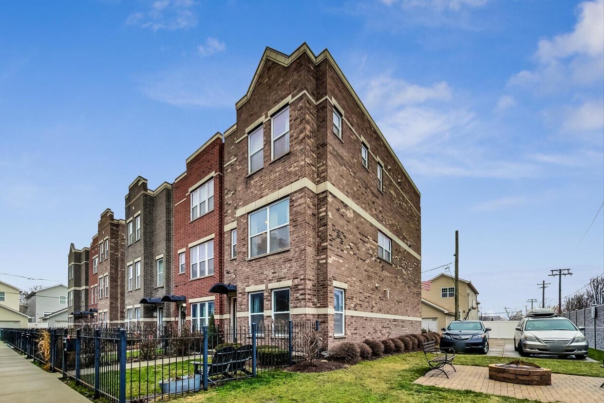 Primary Photo - 3761 S Morgan St