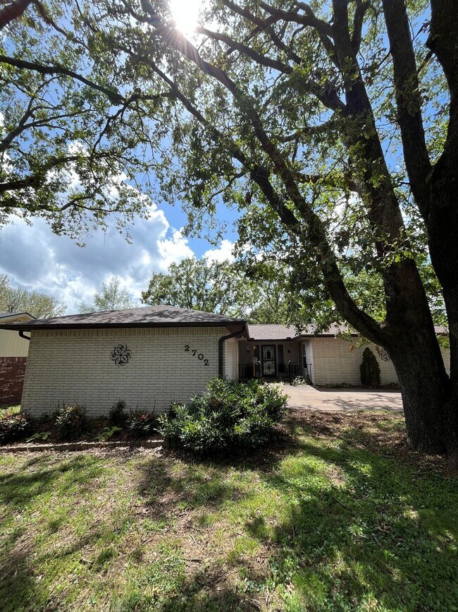 Building Photo - Superb 3 bedroom 2.5 bath home in Springda...