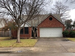 Building Photo - 512 Dove Creek Pl