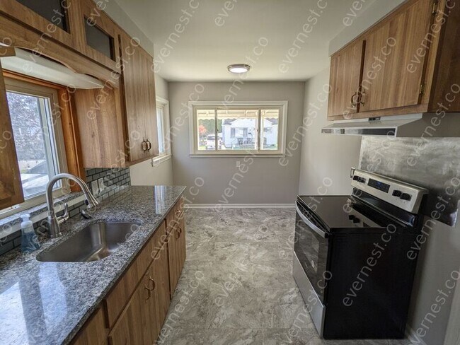 Building Photo - 21778 Rein Ave