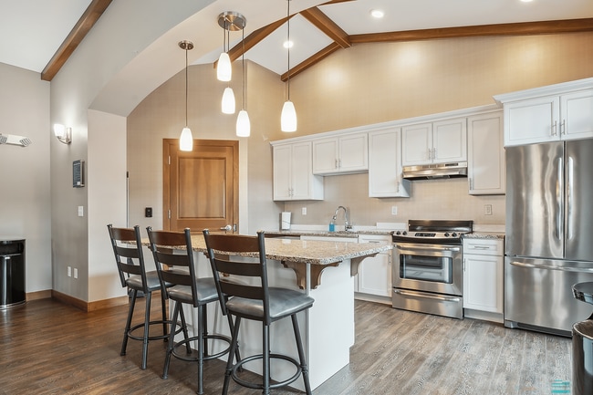 Stainless Steel Appliances - Deer Ridge Apartments