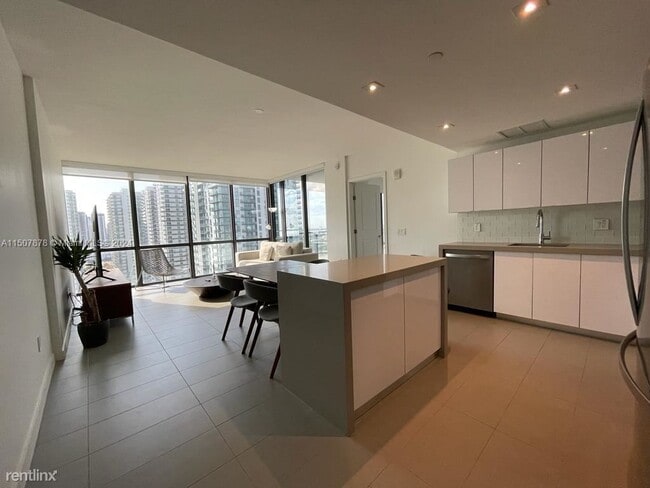 Foto del edificio - 2 br, 2 bath Condo - 1600 NE 1st Ave Apt 2210