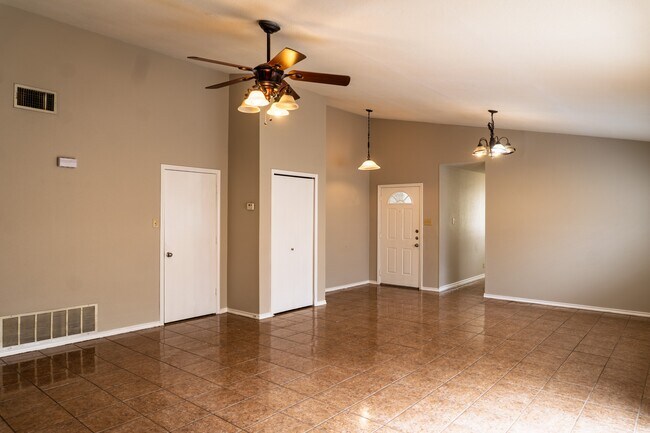 Building Photo - 13207 Larkwalk St