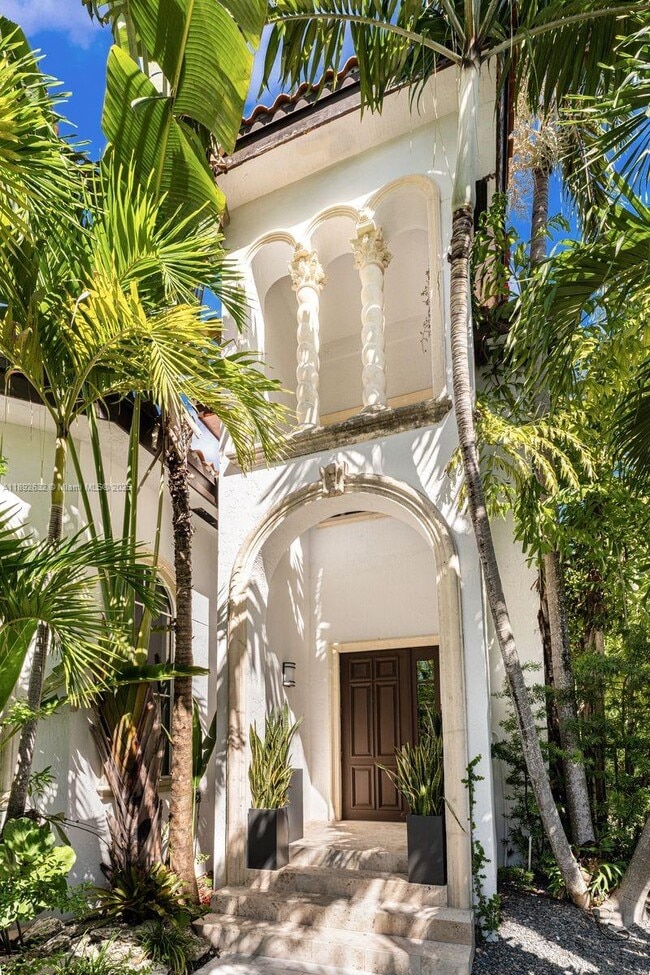 Foto del edificio - 2143 N Bay Rd
