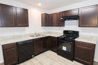 Building Photo - 18606 Rock Flats Ravine Dr