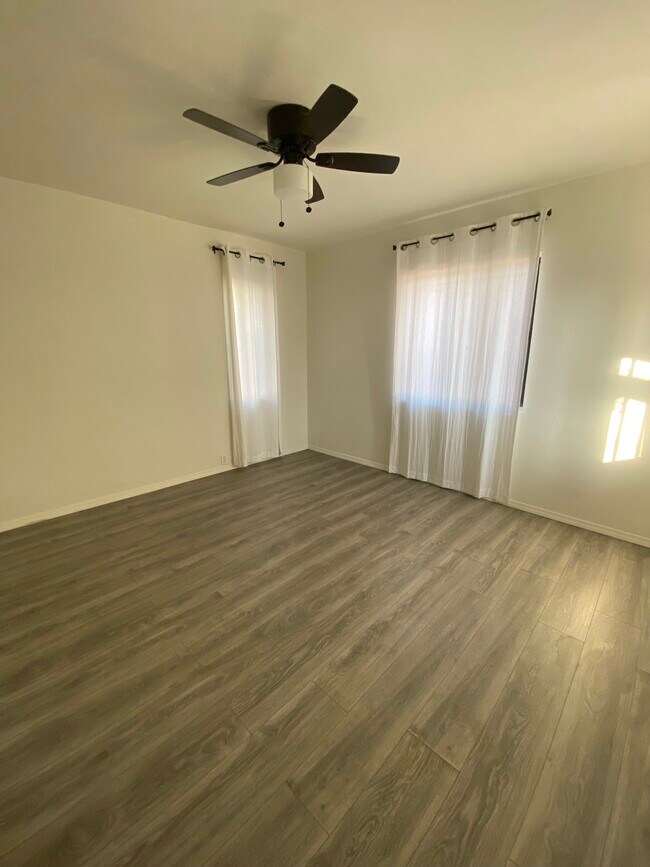 Foto del edificio - 515 E Buckthorn St