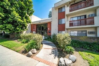 Building Photo - 20234 Cantara St