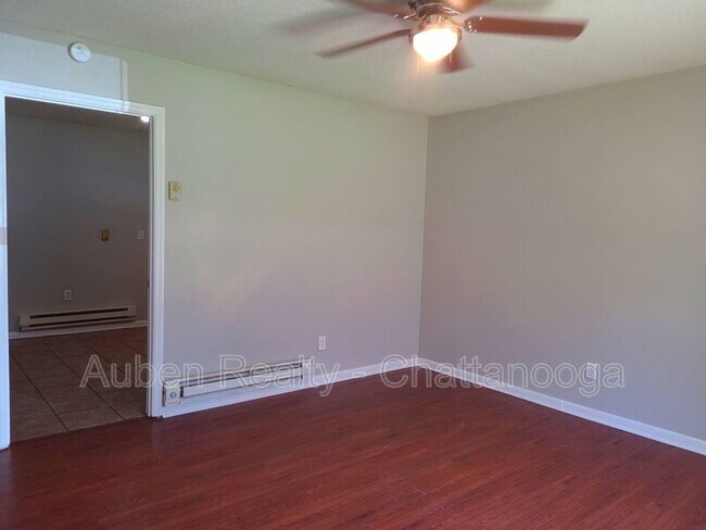 Foto del edificio - 3329 Pinewood Ave