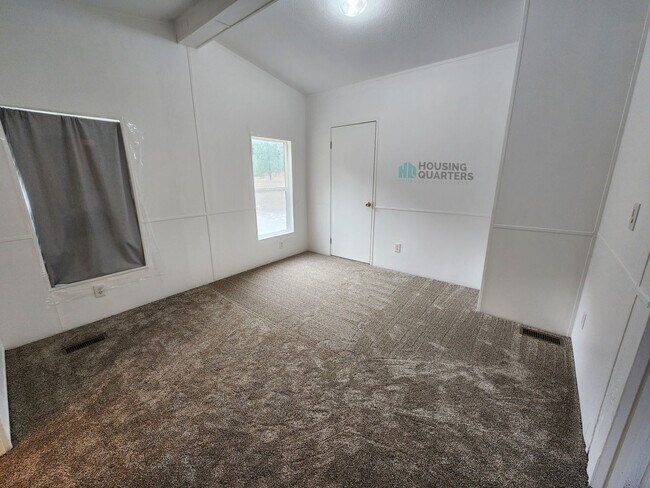 Foto del edificio - 15317 W Charles Rd