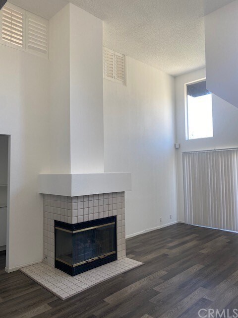 Building Photo - 27835 Persimmon