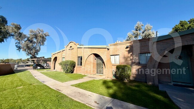 Building Photo - 4410 E Hubbell St