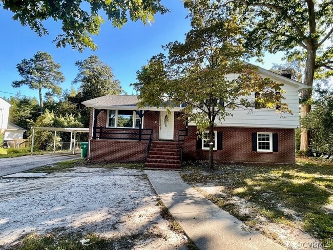 Building Photo - 818 S Park Dr