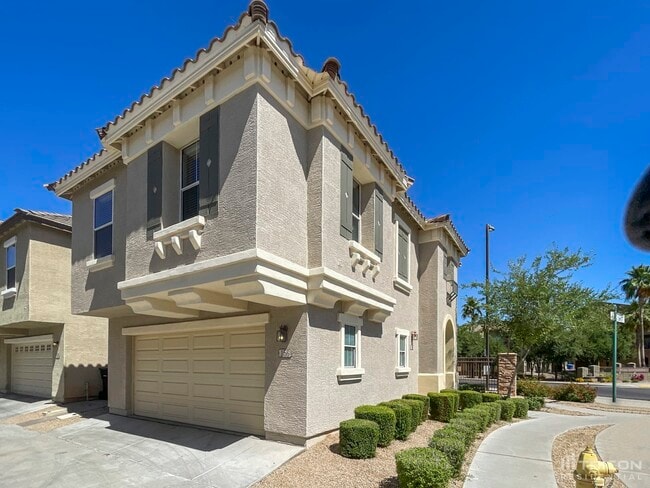 Building Photo - 156 W Tremaine Ct