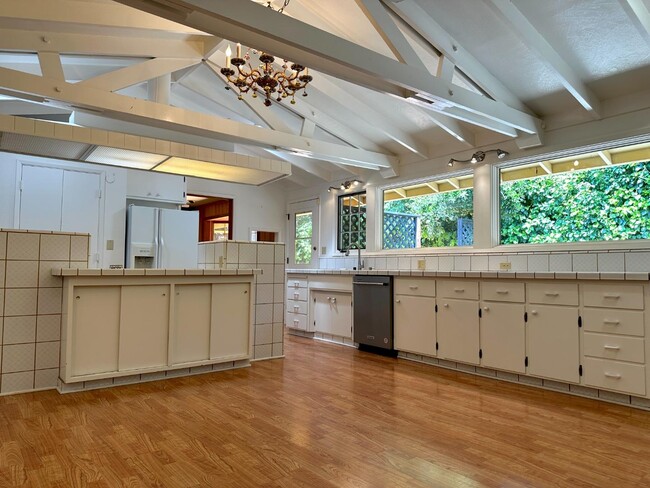 Building Photo - 25228 La Loma Dr