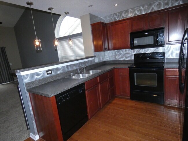 Building Photo - Great property in The Villages at Barringt...