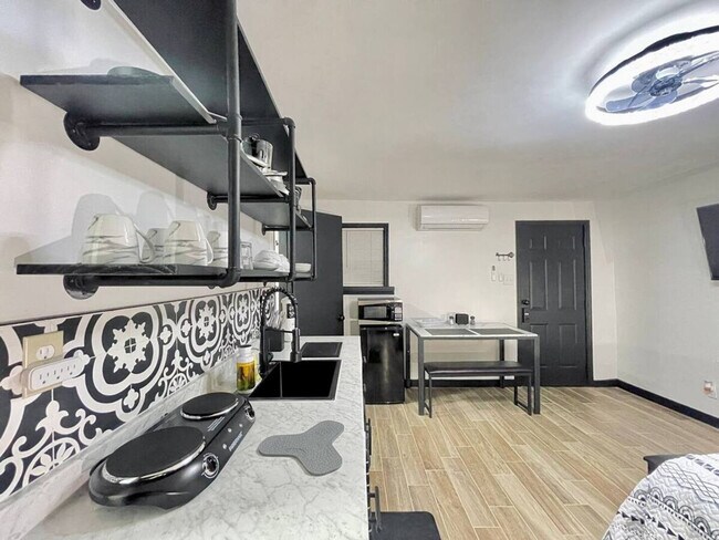Foto del edificio - 1731 Grayson Dr