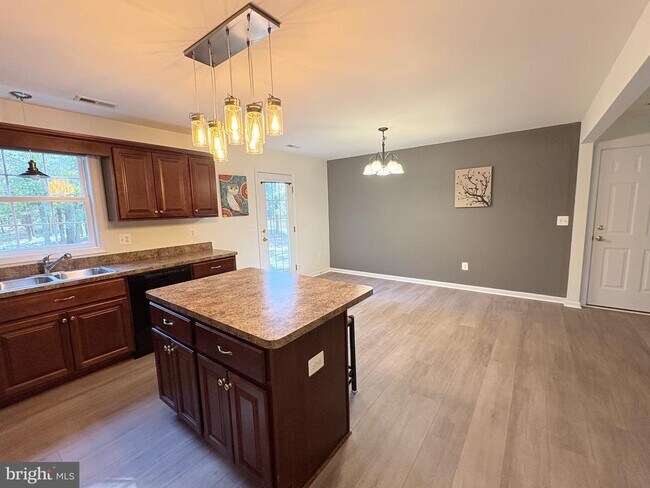 Foto del edificio - 18162 White Tail Way