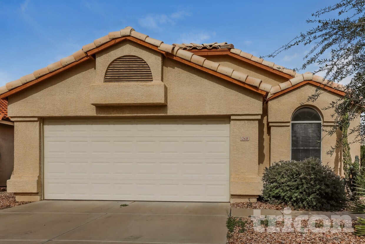 Foto principal - 12618 W Cambridge Ave