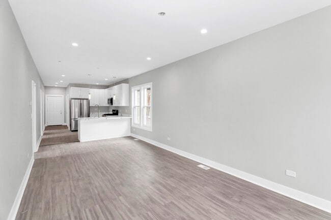 Building Photo - 1407 S 59th Ct