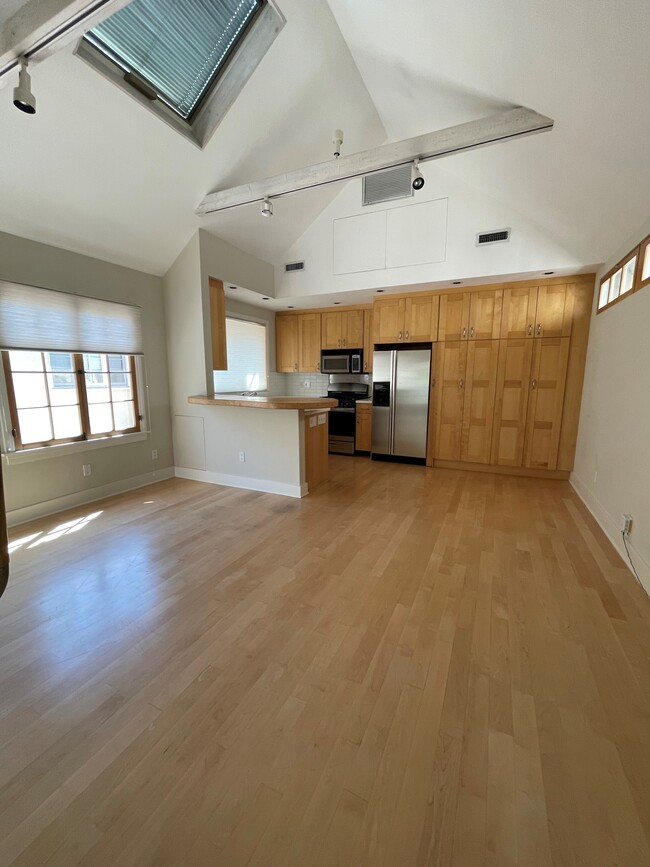Building Photo - 9028 Rangely Ave