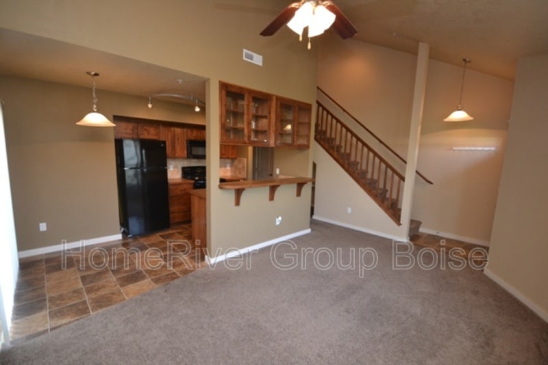 Primary Photo - 9237 W Brogan Dr