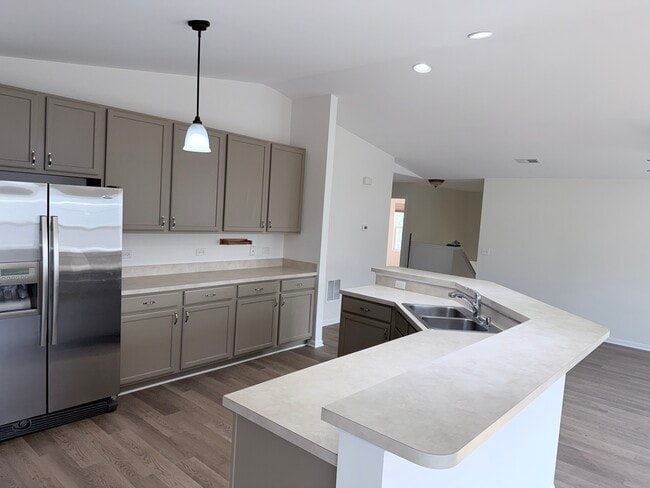 Building Photo - 1424 Westhampton Dr