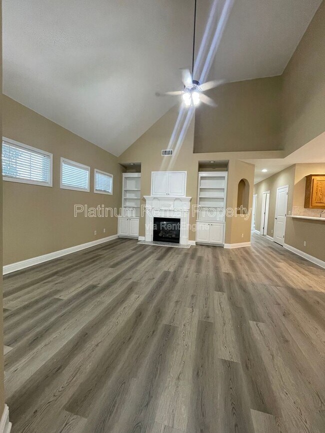 Foto del edificio - 546 Town Square Way
