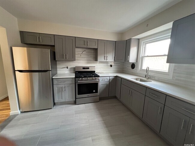 Foto del edificio - 196-45 45th Ave