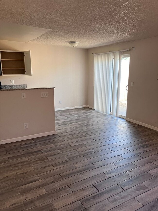 Foto del edificio - Coming Soon!