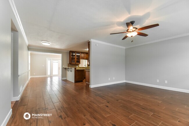 Building Photo - 2460 Sunderland Rd