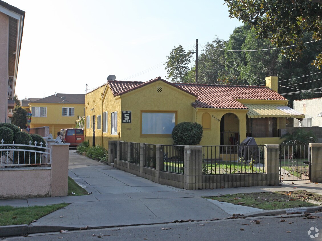 Foto principal - 3566 Bell Ave