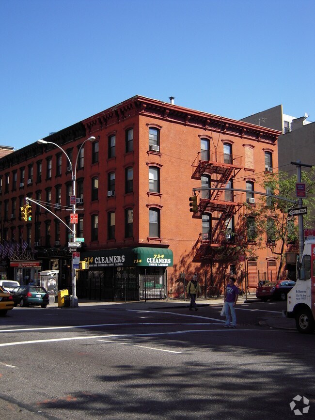 Building Photo - 459-481 W 50th St